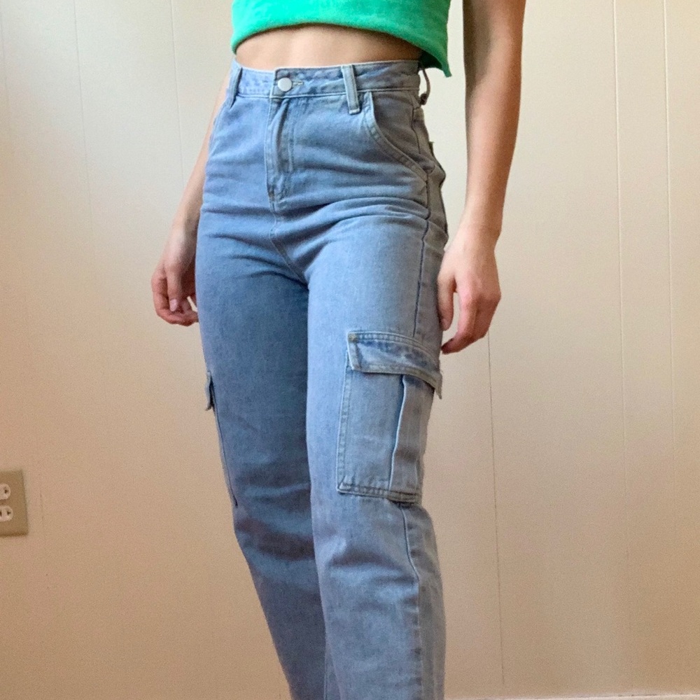 Super High waisted cargo jeans- size S (EUC)